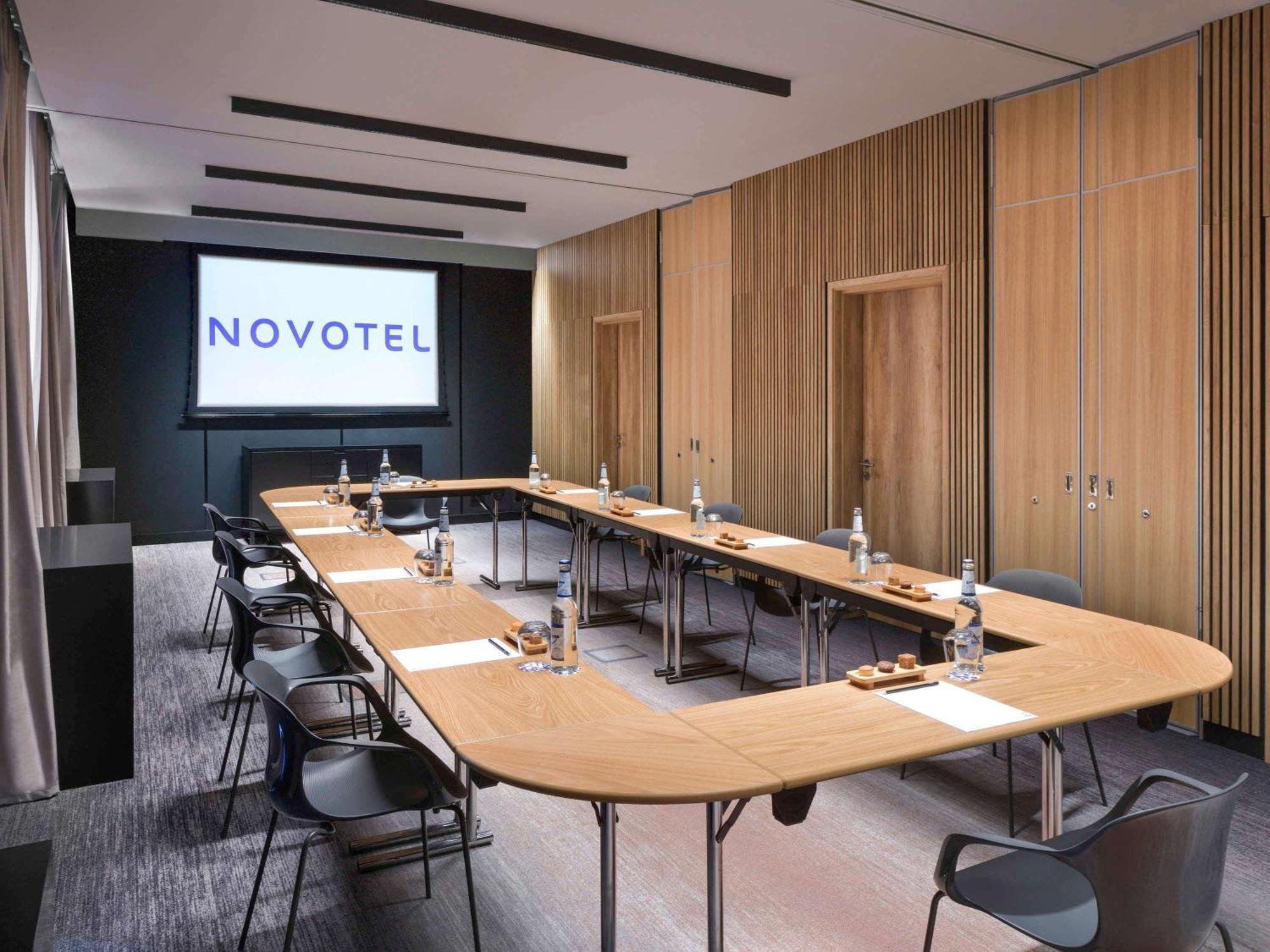 Novotel Kinshasa La Gombe Екстер'єр фото